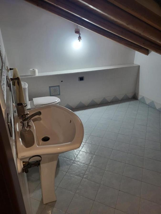 Casa Vacanza Lmt Aci Catena Exterior foto